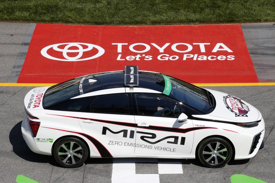  Toyota Mirai NASCAR Sprint Cup Safety Car 2015 года  (фото 3 из 4)